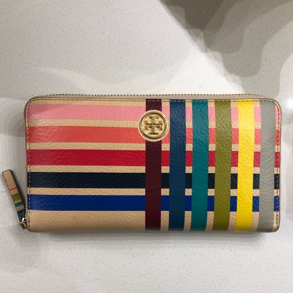 Tory Burch Handbags - Tory Burch Zip Wallet
